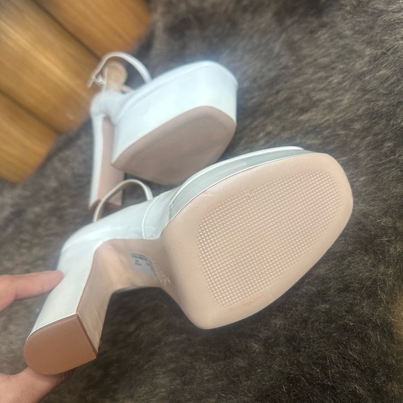 Schutz - White Platform Heels - Picture 4 of 6